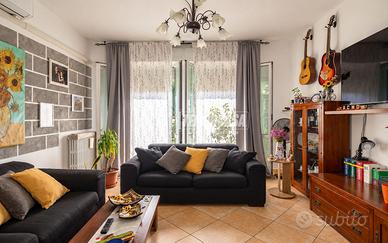 AMPIO TRILOCALE CON BALCONE E GARAGE