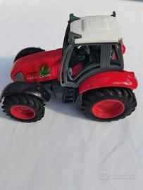Trattore giocattolo 