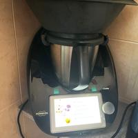 Bimby con accessori e libri