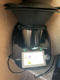 Bimby con accessori e libri