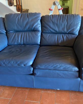 DUE DIVANI in vera pelle blu