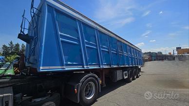 Semirimorchio ribaltabile posteriore per rottami
