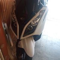 Scooter kymko downtown 125