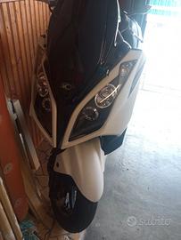 Scooter kymko downtown 125