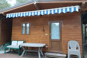 Roulotte stanziale con pre ingresso in legno