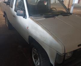 NISSAN Pick-up - 1990