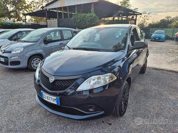 Lancia Ypsilon 1.0 FireFly 5 porte S&S Hybrid Ecoc