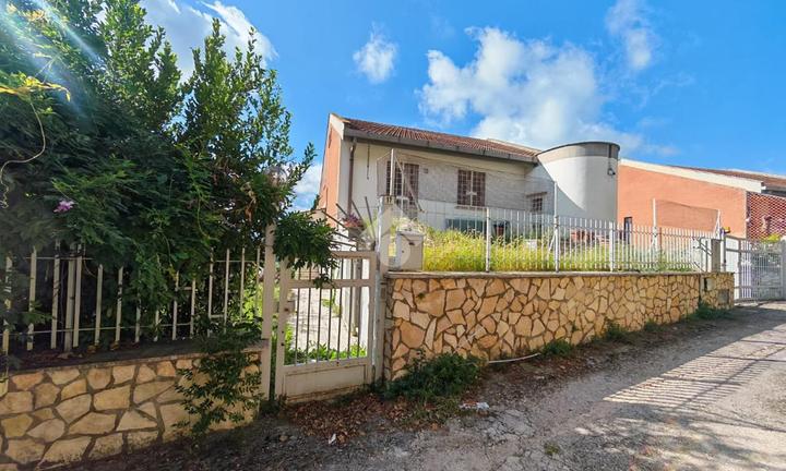 VILLA SINGOLA A GUIDONIA MONTECELIO