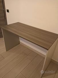 Scrivania buone condizioni 