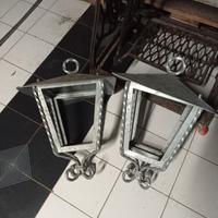 Due lanterne da esterno