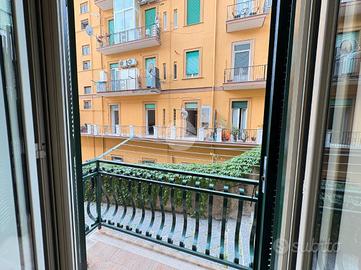 2 LOCALI A NAPOLI