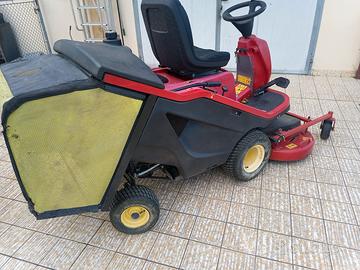 Trattorino tagliaerba