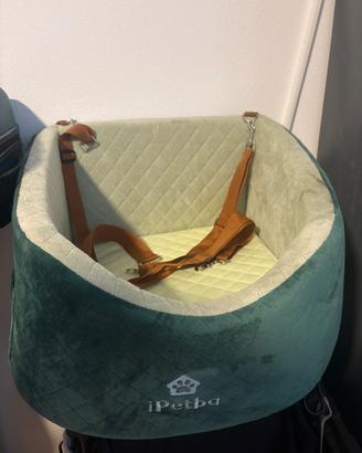 Seggiolino per auto per cani