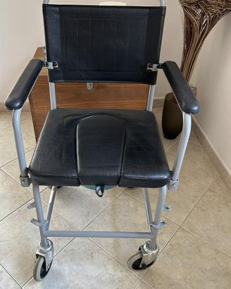 Sedia comoda imbottita con ruote - Disabilità