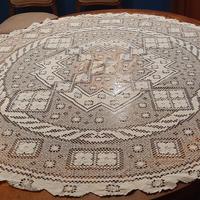 tovaglia in merletto a filet 