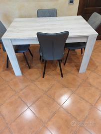 tavolo e sedie 