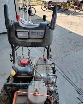 spazzaneve Husqvarna modello ST 268EP