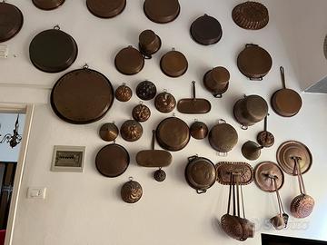 Lotti di pentole e utensili in rame antico