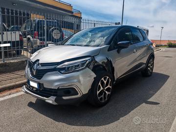 Renault Captur 2020 Cambio Automatico Incidentata