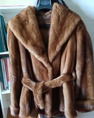 PELLICCIA DI VISONE CORTA