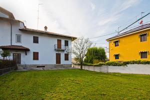 CASA SEMINDIPENDENTE A BRA