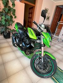 Kawasaki 750 r