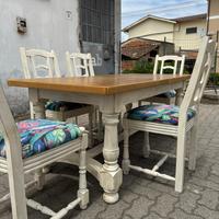 Tavolo provenzale con sedie