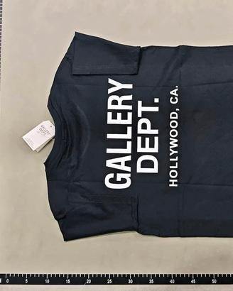 T-shirt Gallery Dept. Hollywood CA  Souvenir Nera 