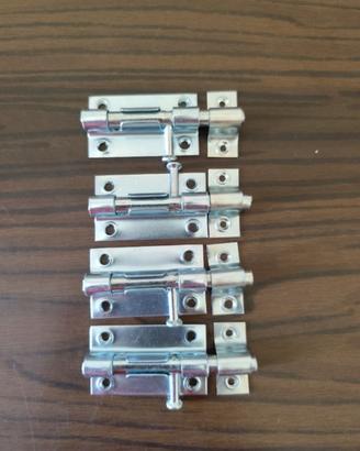 4 catenacci metallici nuovi per porte o cancelli