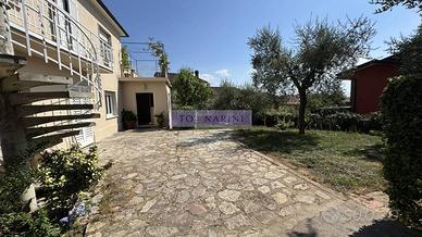 Villa di 205 m² con più di 5 locali a Monsummano T