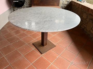 Tavolo tondo in marmo