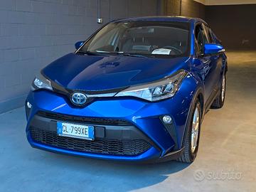 Toyota C-HR HYBRID 2022 