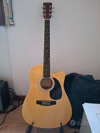 chitarra acustica cassa bassa
