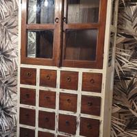 Credenza vetrina con cassetti  Etnico