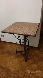 Tavolo ripiano in marmo e ferro battuto