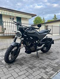 Husqvarna svartpilen 125cc