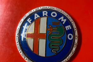 Alfa Romeo stemma d’epoca mascherina anteriore