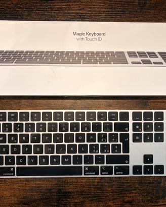 Apple Magic Keyboard nera con Touch ID e tastierin
