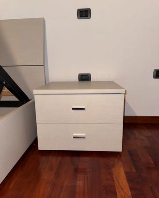 Set due comodini beige
