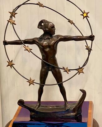 Scultura in bronzo Ugo Attardi “L’uomo e l’aurora”