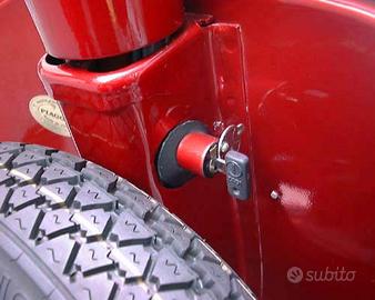 Supporto alloggio bloccasterzo vespa 50 REVIVAL