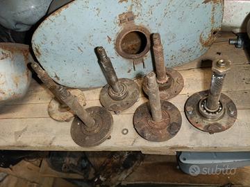 flangia perno anteriore mozzo vespa faro basso 125