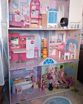CASA BARBIE IN LEGNO CON ACCESSORI