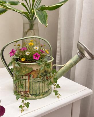 Annaffiatoio decorato decoupage stile country