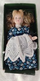 Bambola in porcellana (in miniatura)