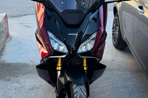 Honda Forza 750, 1k km- 11/24 7.999€ Pari a nuovo