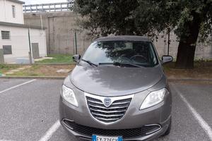 Lancia Y 1.2 69 cv grigia