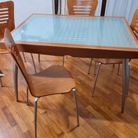 Tavolo e 4 sedie Calligaris