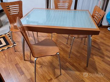 Tavolo e 4 sedie Calligaris
