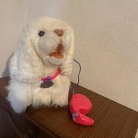 Pupazzo cane cammina abbaia